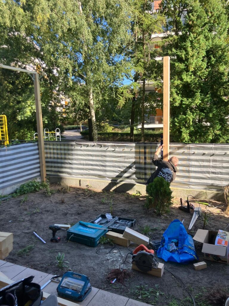 Zabudowa balkonu w formie woliery dla kota – Warszawa